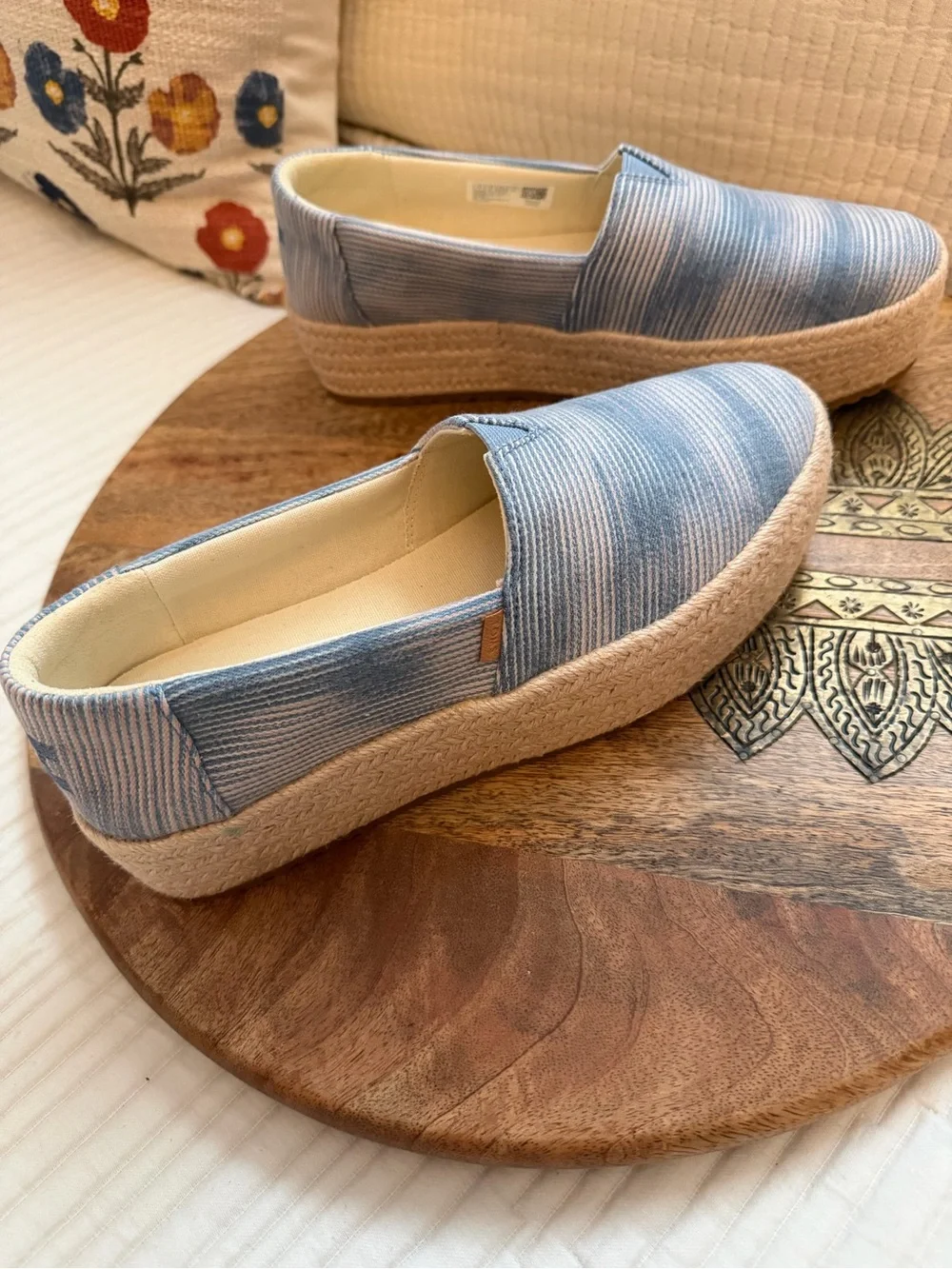 Toms Valencia Novelty Denim Platform Espadrilles 7 NWOT